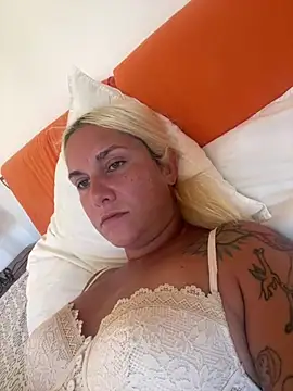 Snapshot of Sofia_beee chatting on July 5, 2026, 10:11 am Sofia beee online show from July 5, 2026, 10:11 am