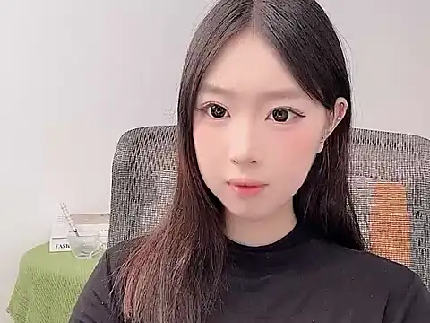 Yoyo33355 online show from May 26, 2026, 3:26 am