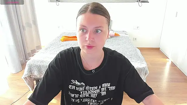 Kitkatvel online show from June 24, 2026, 5:17 am