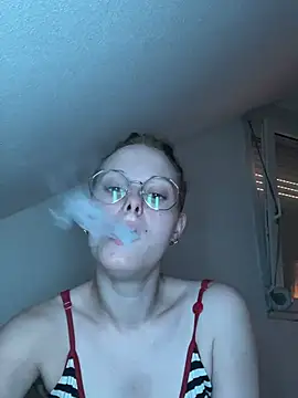 Quenn667 online show from June 25, 2026, 2:11 pm