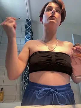 Quenn667 online show from June 6, 2026, 2:22 pm