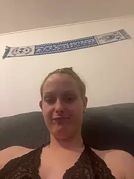 Quenn667 online show from July 16, 2026, 9:34 pm