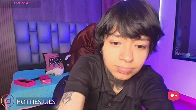Snapshot of hottiesjuls chatting on July 19, 2026, 7:10 pm hottiesjuls online show from July 19, 2026, 7:10 pm