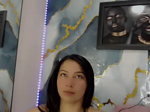Yasmine Tapias online show from June 16, 2026, 9:15 pm