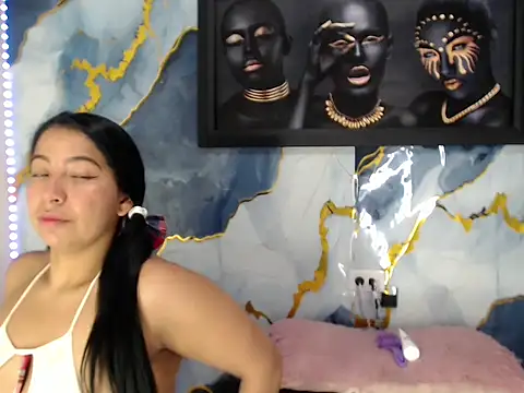 Yasmine Tapias online show from June 18, 2026, 9:31 pm