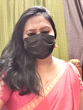 Snapshot of Meera_mia chatting on July 1, 2026, 7:03 pm Meera mia online show from July 1, 2026, 7:03 pm