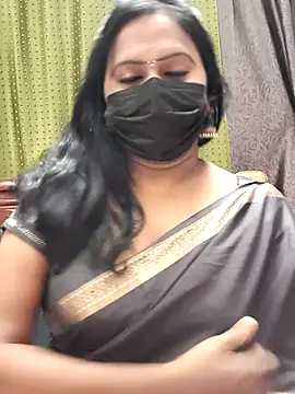 Snapshot of Meera_mia chatting on July 4, 2026, 8:57 pm Meera mia online show from July 4, 2026, 8:57 pm