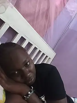 Snapshot of Ebonylouisa chatting on July 12, 2026, 5:41 am Ebonylouisa online show from July 12, 2026, 5:41 am