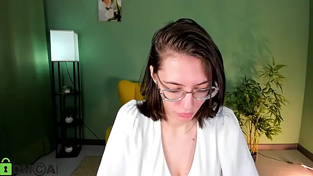 eva sicret online show from June 7, 2026, 4:18 am