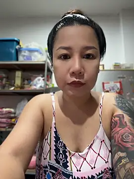 Snapshot of LINDA_HD chatting on June 12, 2026, 1:31 pm LINDA HD online show from June 12, 2026, 1:31 pm