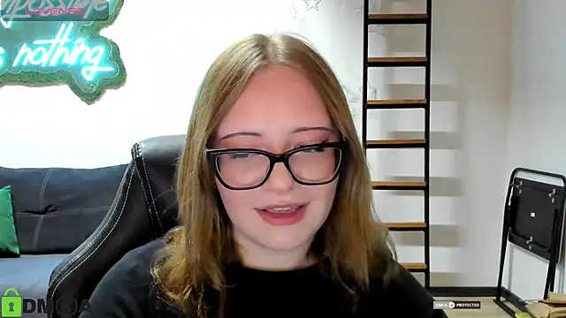 Snapshot of JuliNy_x chatting on May 27, 2026, 6:26 pm JuliNy x online show from May 27, 2026, 6:26 pm