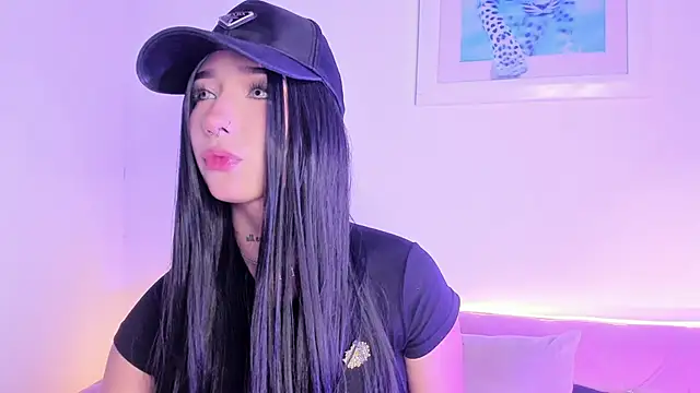 SophieMoneet online show from May 30, 2026, 12:33 pm