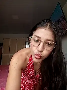 alana-77 online show from May 28, 2026, 8:04 pm