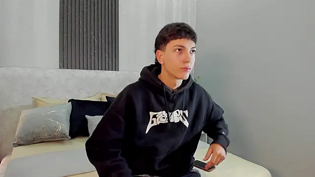 Snapshot of Gian_Rossi chatting on June 17, 2026, 11:31 am Gian Rossi online show from June 17, 2026, 11:31 am