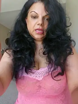 habibiforyou81 online show from June 6, 2026, 5:18 pm