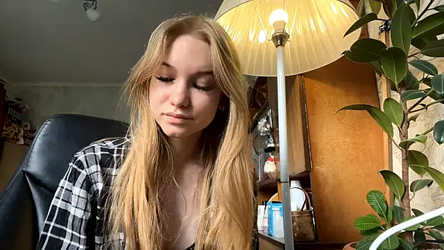 Snapshot of CastiMelion chatting on May 29, 2026, 7:25 am CastiMelion online show from May 29, 2026, 7:25 am