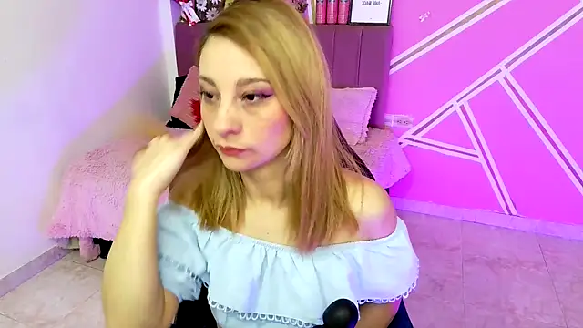 Snapshot of Barbie__sweet chatting on June 7, 2026, 12:43 pm Barbie sweet online show from June 7, 2026, 12:43 pm