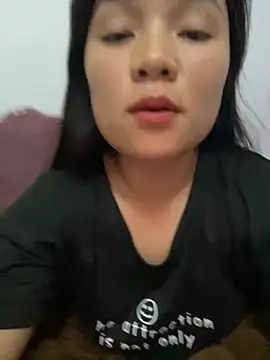 Luna-mi online show from May 27, 2026, 2:24 pm