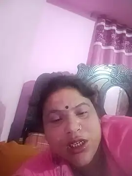 Snapshot of Maya_Vabi chatting on May 28, 2026, 6:03 pm Maya Vabi online show from May 28, 2026, 6:03 pm