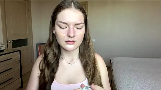 lizzzanatooo online show from July 16, 2026, 10:12 am