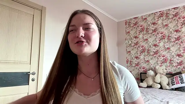 lizzzanatooo online show from June 15, 2026, 3:01 pm