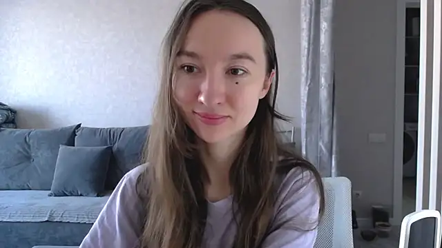 Maryana Ro online show from October 22, 2025, 8:47 am