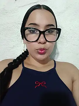 Snapshot of shantall_cute chatting on July 1, 2026, 9:04 pm shantall cute online show from July 1, 2026, 9:04 pm
