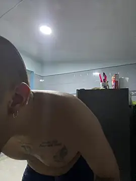 Snapshot of SalvadorVega chatting on July 16, 2026, 3:58 am SalvadorVega online show from July 16, 2026, 3:58 am