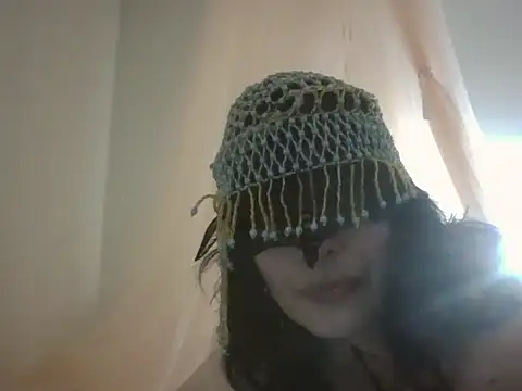 Snapshot of Nyx_Nuit chatting on June 8, 2026, 11:49 pm Nyx Nuit online show from June 8, 2026, 11:49 pm