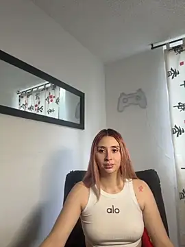 Sophia LuxxX online show from July 1, 2026, 3:12 pm