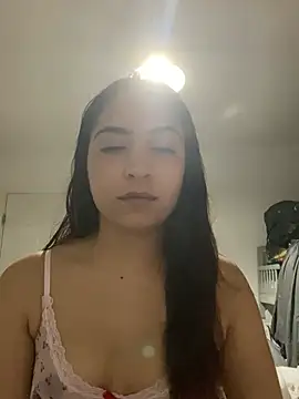 Snapshot of naomiiii55 chatting on June 19, 2026, 1:44 am naomiiii55 online show from June 19, 2026, 1:44 am