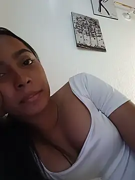Snapshot of xcleila chatting on June 12, 2026, 7:55 pm xcleila online show from June 12, 2026, 7:55 pm
