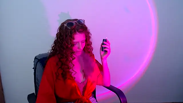 ViolaHot  online show from June 14, 2026, 12:28 pm