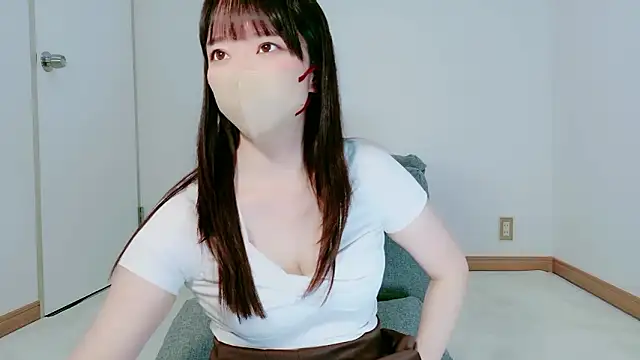 Snapshot of Hikari__o00 chatting on June 6, 2026, 1:55 am Hikari o00 online show from June 6, 2026, 1:55 am
