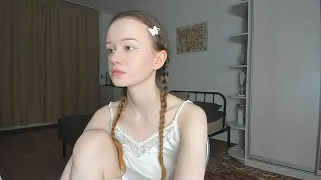 babymolly2 online show from June 30, 2026, 8:20 pm