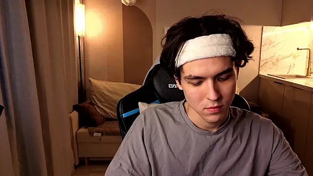 Snapshot of MakitaHanz chatting on July 17, 2026, 2:53 am MakitaHanz online show from July 17, 2026, 2:53 am