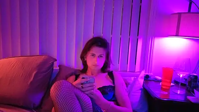 Snapshot of noellenoir chatting on May 28, 2026, 3:47 am noellenoir online show from May 28, 2026, 3:47 am