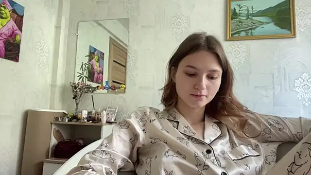 Snapshot of HeIen_cute chatting on June 6, 2026, 3:34 am HeIen cute online show from June 6, 2026, 3:34 am