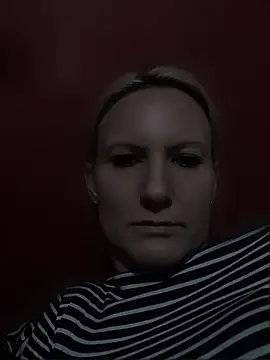 Snapshot of Isabelle_Cora chatting on June 21, 2026, 12:11 pm Isabelle Cora online show from June 21, 2026, 12:11 pm