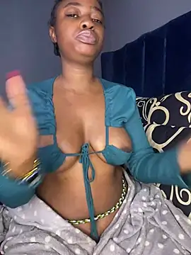 Snapshot of HotGarotinha chatting on July 7, 2026, 7:23 am HotGarotinha online show from July 7, 2026, 7:23 am