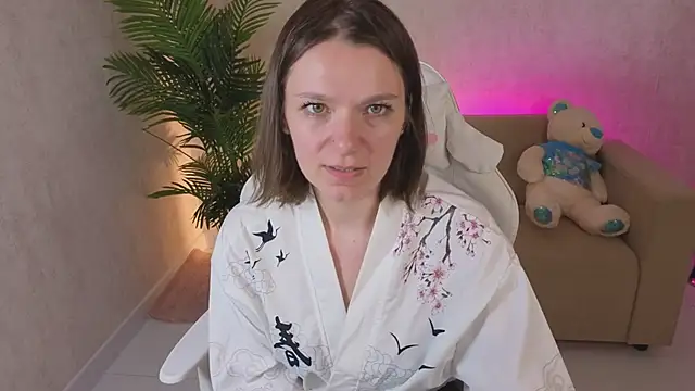 kira hatti online show from June 10, 2026, 9:10 am