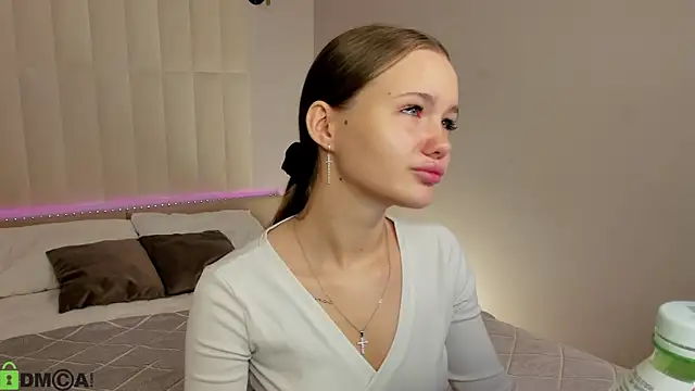 Snapshot of Ella_Butler chatting on July 13, 2026, 8:35 am Ella Butler online show from July 13, 2026, 8:35 am