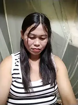 Snapshot of -Hatybi- chatting on July 3, 2026, 4:24 pm -Hatybi- online show from July 3, 2026, 4:24 pm