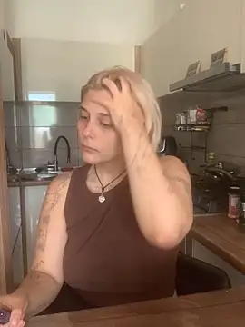 Snapshot of Ella_Bloom chatting on June 14, 2026, 9:21 am Ella Bloom online show from June 14, 2026, 9:21 am