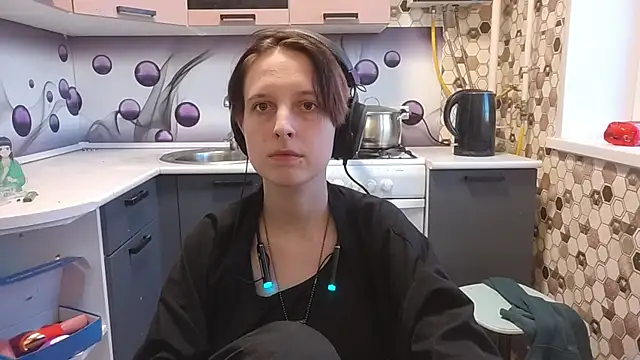 Snapshot of Saranade chatting on June 24, 2026, 5:33 pm Saranade online show from June 24, 2026, 5:33 pm