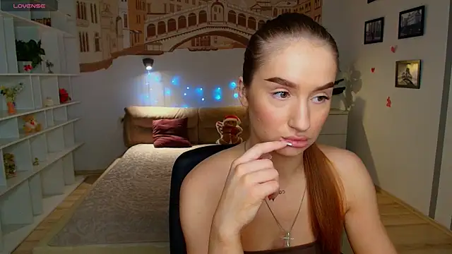 Snapshot of AlisaFoxis chatting on July 2, 2026, 5:41 pm AlisaFoxis online show from July 2, 2026, 5:41 pm