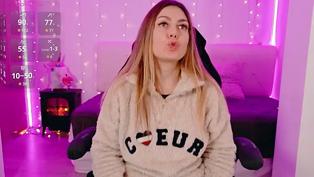 Snapshot of LindaWhite_ chatting on February 13, 2026, 9:59 pm LindaWhite online show from February 13, 2026, 9:59 pm