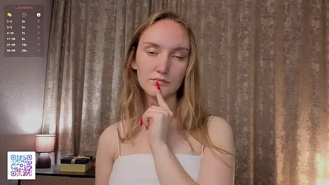 JenevaLitalien online show from June 26, 2026, 6:25 pm