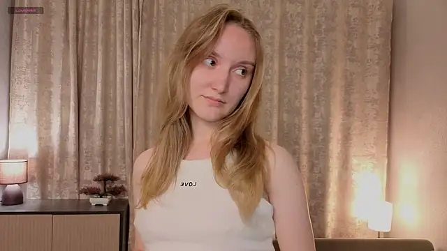 JenevaLitalien online show from June 19, 2026, 6:03 pm