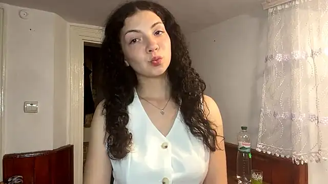 Snapshot of MargyClingingsmith chatting on July 3, 2026, 6:58 pm MargyClingingsmith online show from July 3, 2026, 6:58 pm